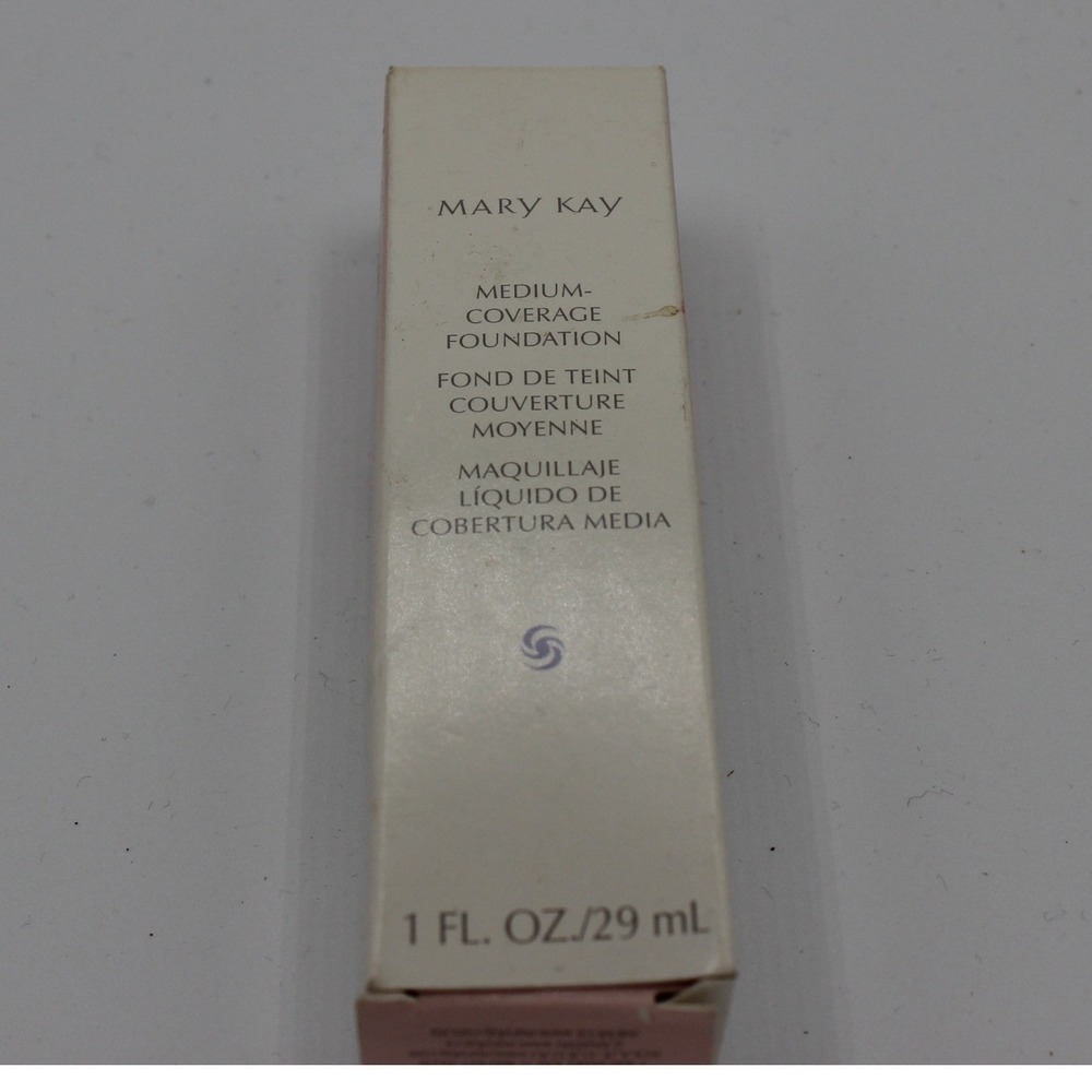 NeMary Kay Medium Coverage Foundation Ivory 104 Liquid Makeup 1 fl oz NIB 335100